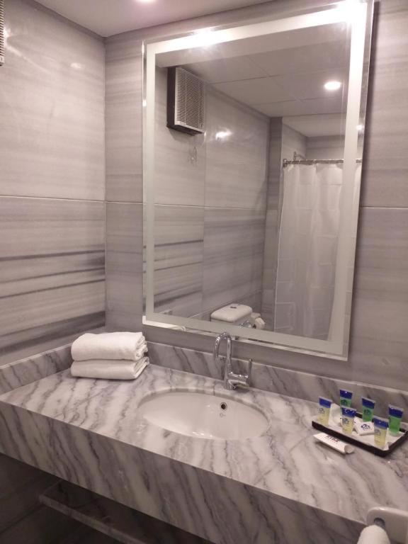 Aida Beach Hotel & Apartments - Ел Аламейн Екстериор снимка